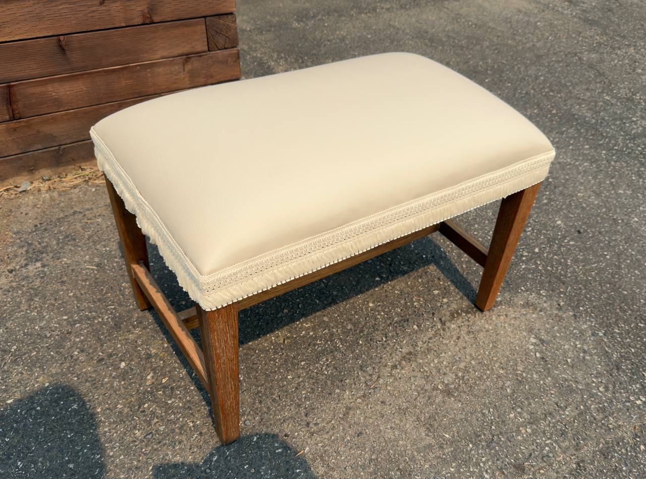Cream bench reupholstered with piping and fringe by Satin Touch
